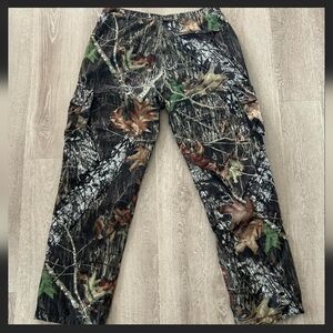 Cabelas Camo cargo pants Size 38"